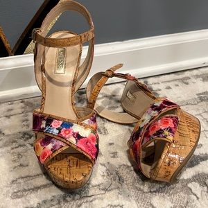 Guess Floral Platform Sandels